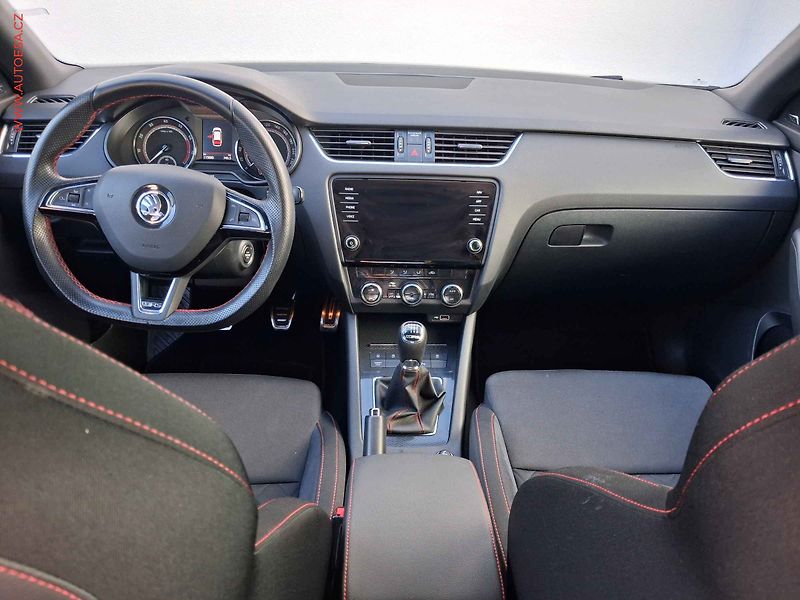 Škoda Octavia (2018) 2.0 TSi, RS, LED, navi - fotka 8 z 19