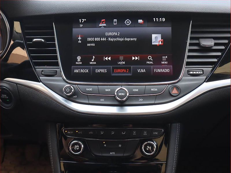 Opel Astra (2016) 1.6 CDTI, Serv.kniha, Navi - fotka 12 z 20
