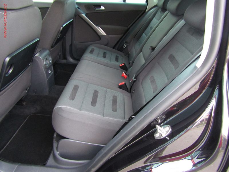 Volkswagen Tiguan (2008) 2.0 TDi 4x4, ČR, Sport - fotka 10 z 14