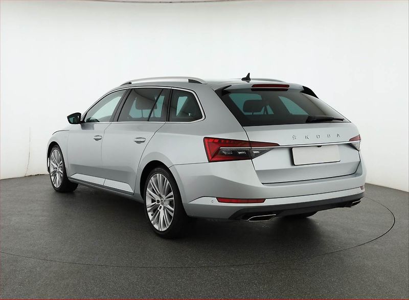 Škoda Superb (2020) Laurin&Klement 2.0 TSI - fotka 4 z 18