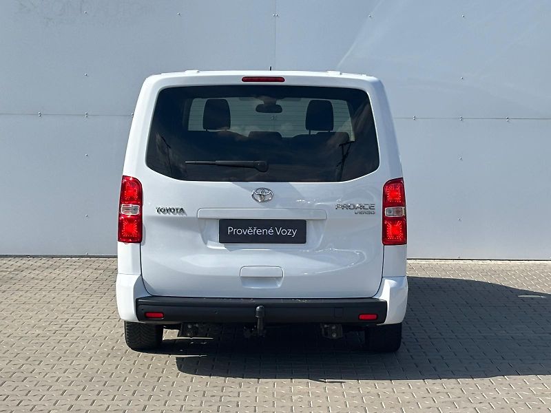 Toyota ProAce Verso 2,0 D-4D L2 Family AT - fotka 9 z 25