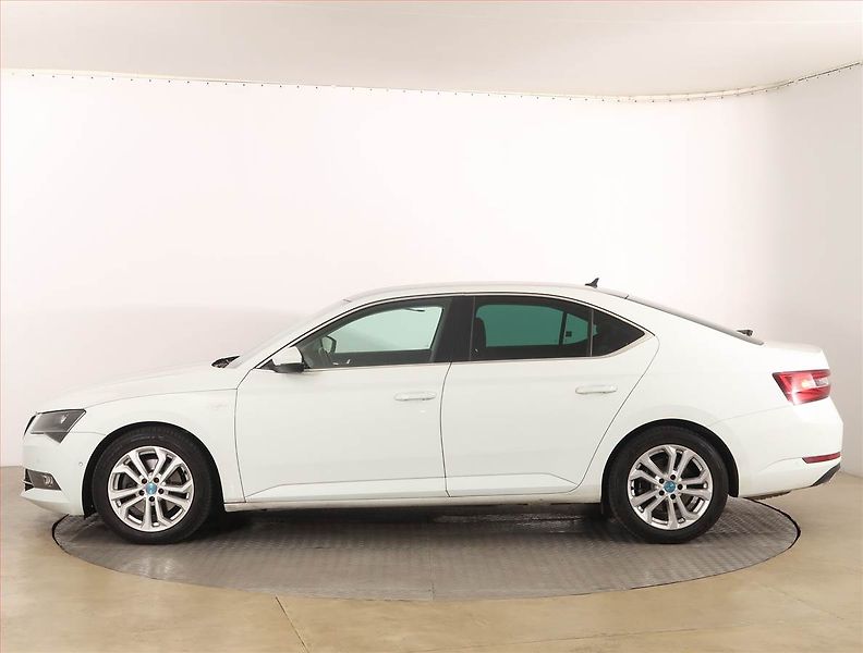 Škoda Superb (2016) Laurin&Klement 2.0 TDI 4x4 - fotka 3 z 19