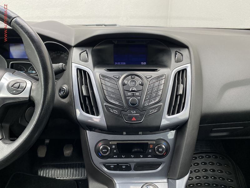 Ford Focus (2014) 1.6 TDCi, ČR, Titanium, navi - fotka 12 z 19