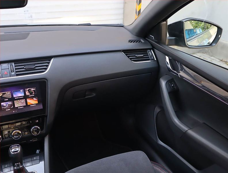 Škoda Octavia (2019) RS 2.0 TSI - fotka 8 z 27