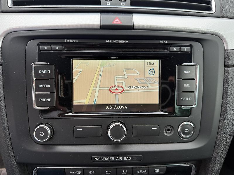 Škoda Superb 2.0 TDi 103kw  - fotka 11 z 29