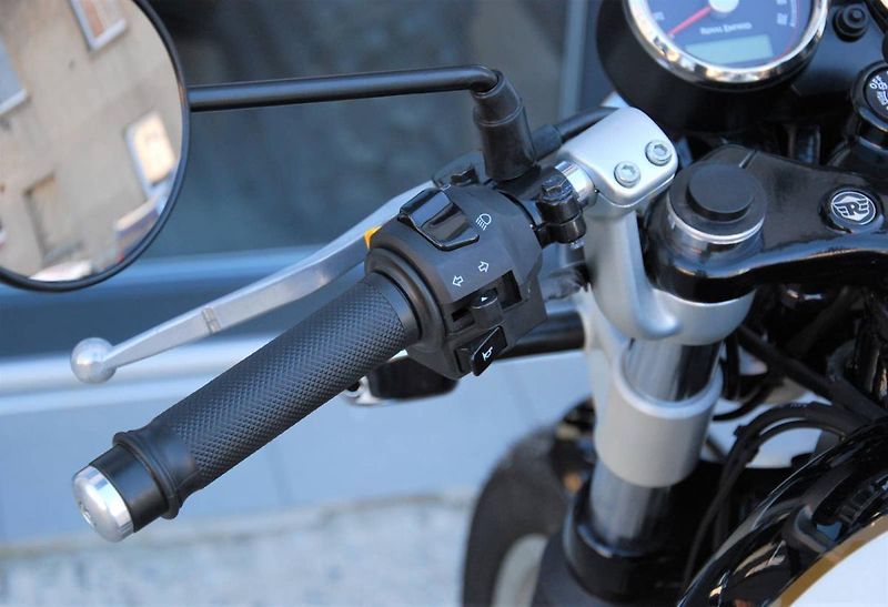 Royal Enfield Continental GT 650 (2026) Twin WHITE - fotka 18 z 25