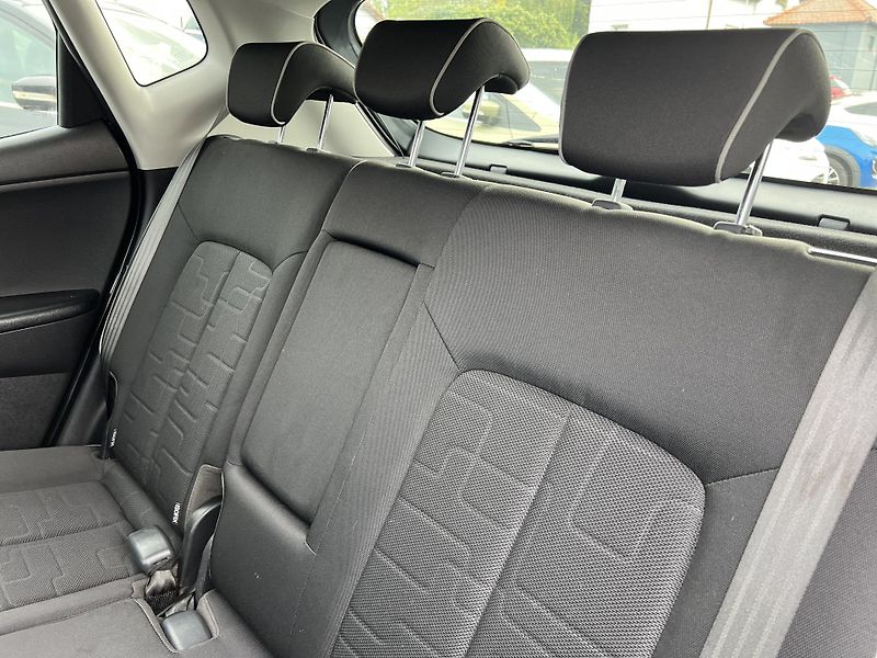 Kia Venga 1.4CVVT 66kw  KLIMA PANORAMA - fotka 23 z 38
