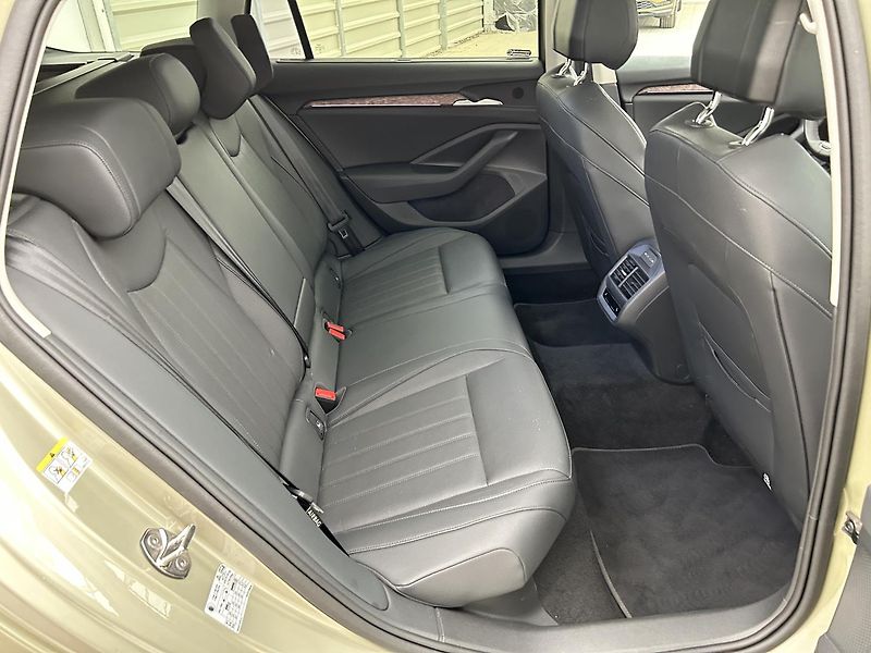 Škoda Superb 2.0 TDI 4x4 L & K - fotka 28 z 31