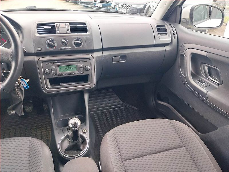 Škoda Fabia (2012) Ambition 1.2 12V, Serv.kniha - fotka 8 z 15