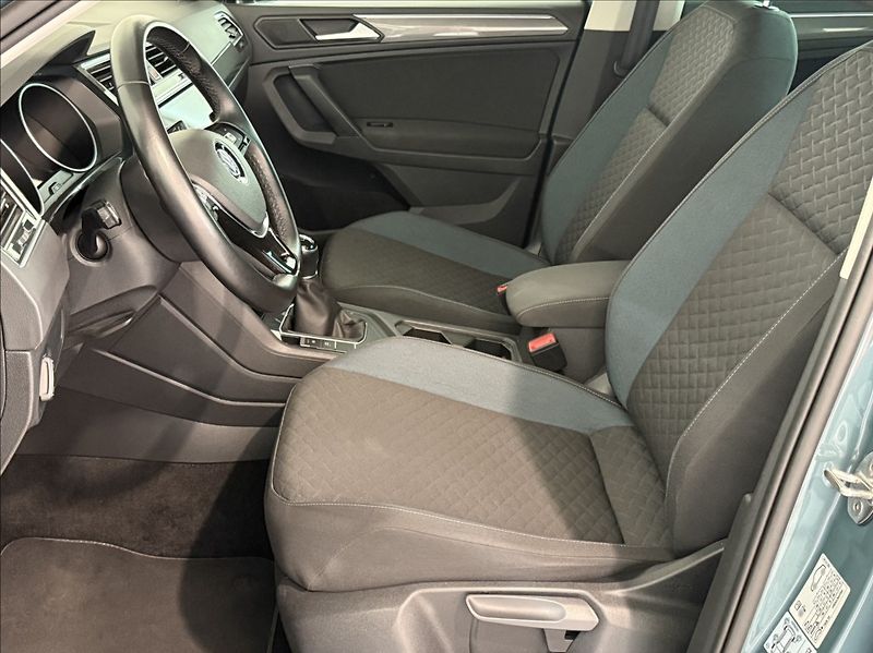 Volkswagen Tiguan 1,5 TSI NAVIGACE - fotka 7 z 23