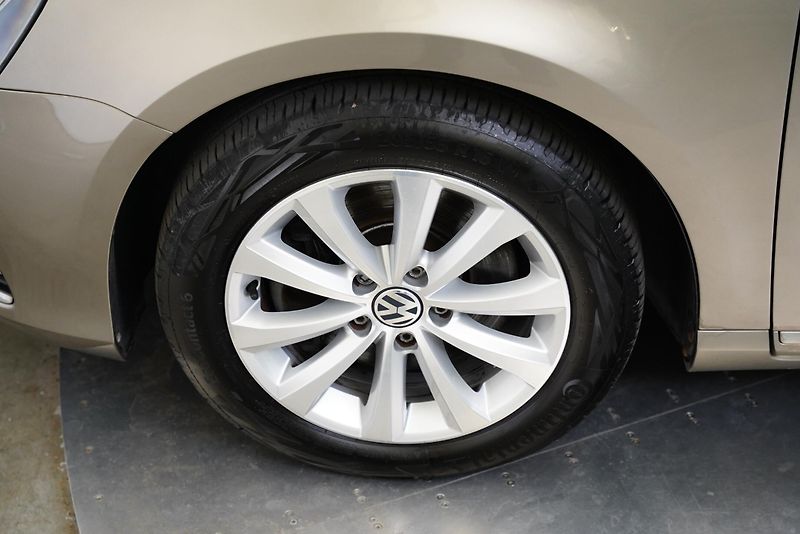 Volkswagen Passat - fotka 10 z 27