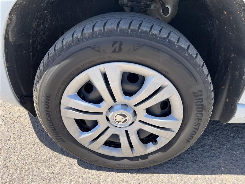 Škoda Yeti 1,2 TSi 81KW KLIMA 2x KOLA - fotka 32 z 37