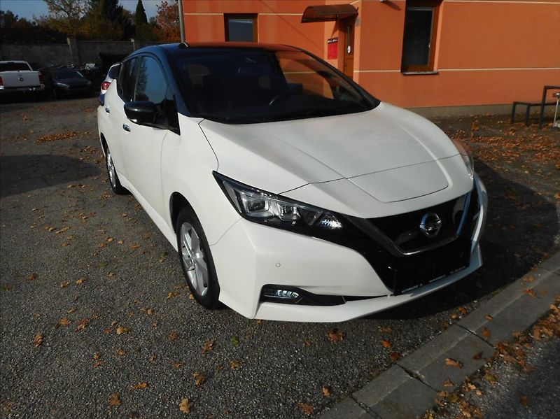 Nissan Leaf 0,0 N-Connecta - fotka 3 z 27