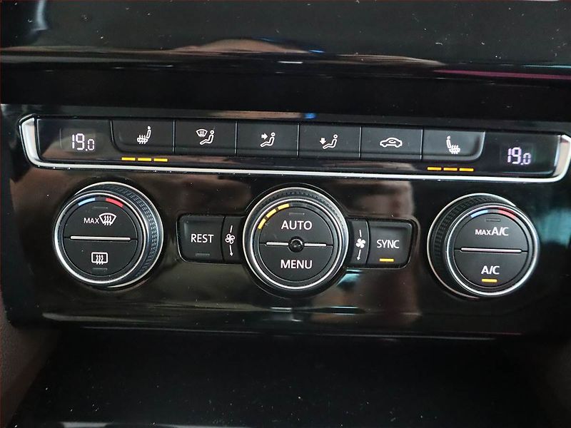 Volkswagen Passat (2015) Exclusive 2.0 BiTDI, 4X4 - fotka 20 z 23