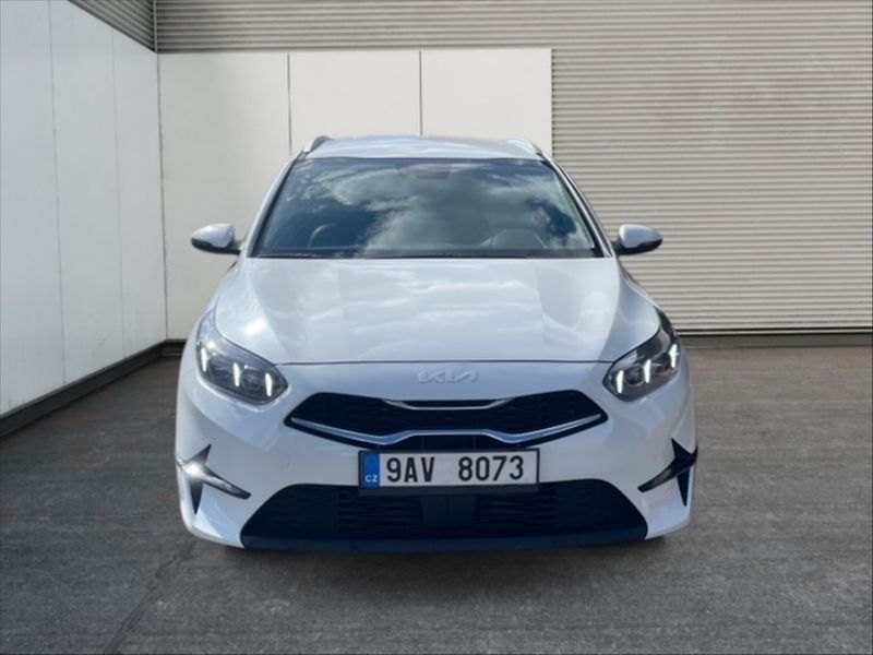 Kia Ceed 1,5 T-GDI 118 Top AT - fotka 2 z 11