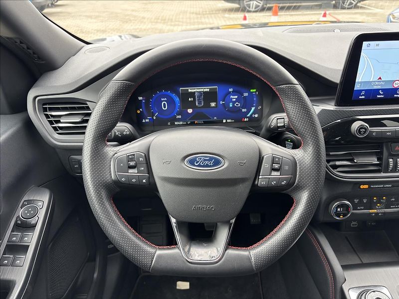 Ford Kuga 2,5 HEV ST-Line X AUT - fotka 23 z 33
