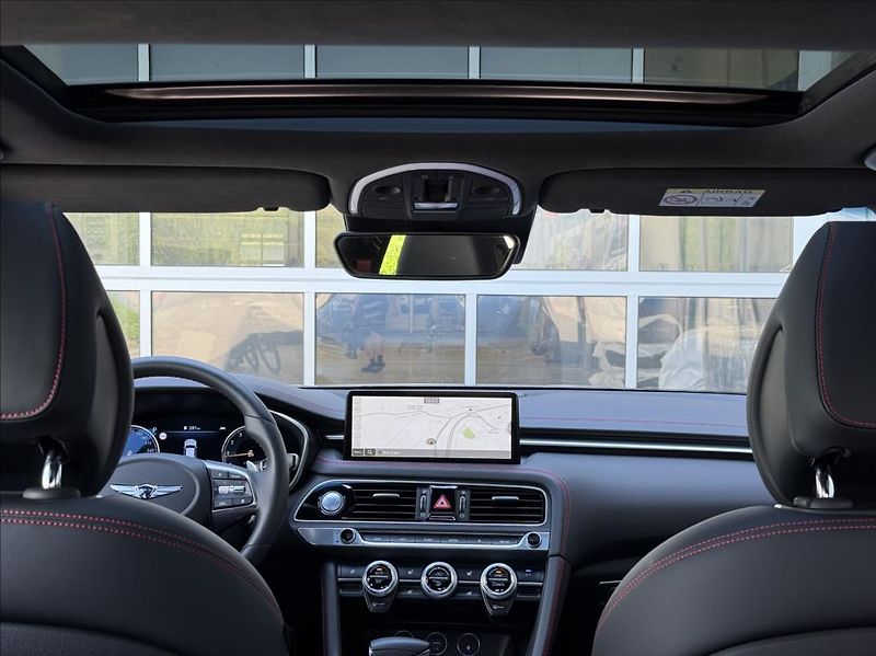 Genesis G70 2,0 T AWD  SB Sport Panorama - fotka 20 z 25