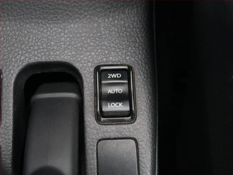 Suzuki SX4 (2007) 1.6 VVT, 4X4 - fotka 15 z 15