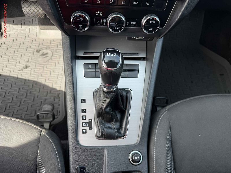 Škoda Octavia (2019) 1.6 TDi, ČR, Ambition, DSG - fotka 15 z 18