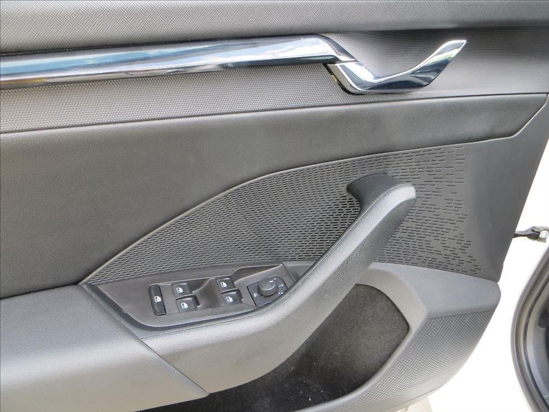 Škoda Octavia 2,0 TDI 85kW Ambition Combi ČR - fotka 11 z 25