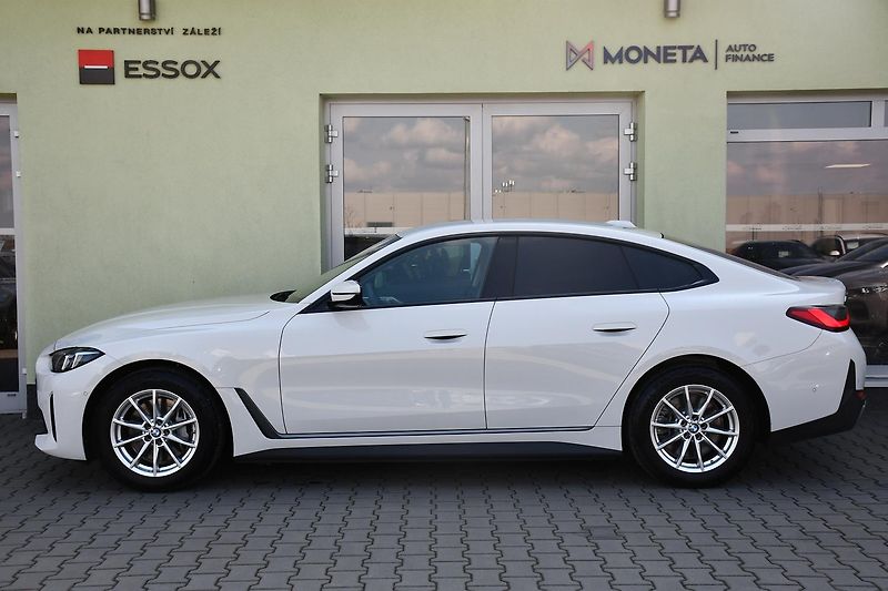 BMW i4 eDrive35 FACELIFT 3L-ZÁRUKA 1M - fotka 11 z 45