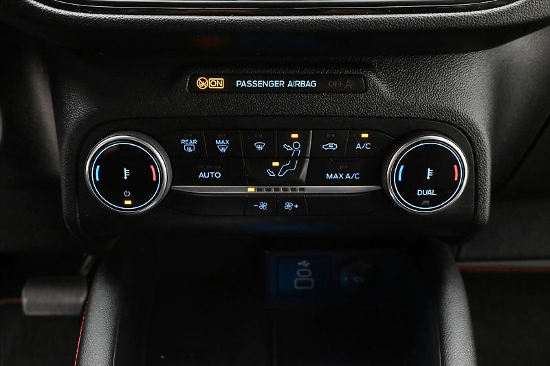 Ford Kuga 2,5 Hybrid 112kW SOH-100% ST-L - fotka 20 z 29