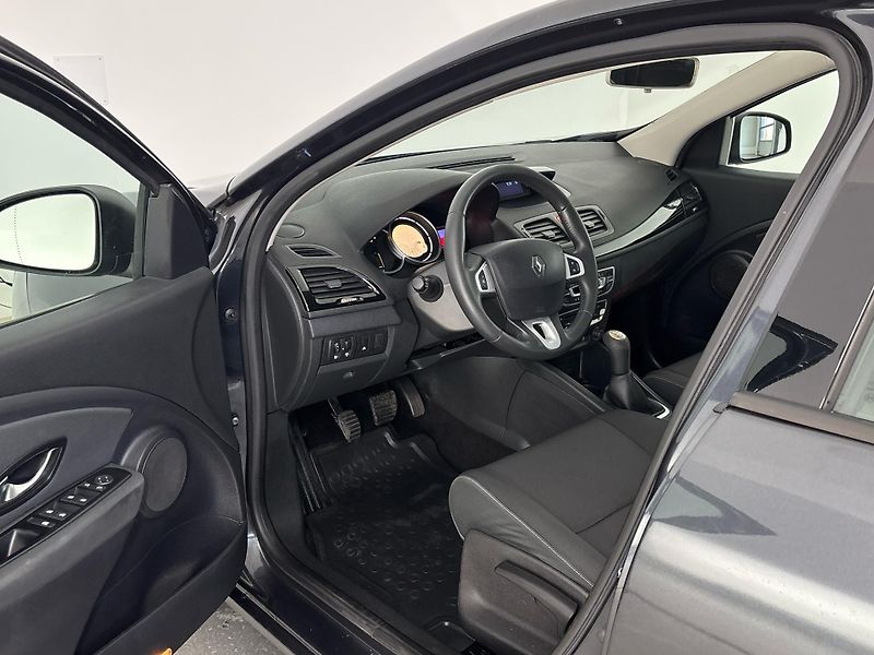 Renault Mégane AUTHENTIQUE - fotka 6 z 25