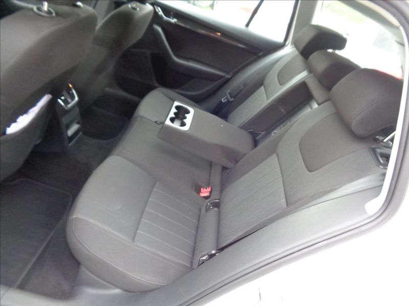 Škoda Octavia 2,0 - fotka 14 z 17