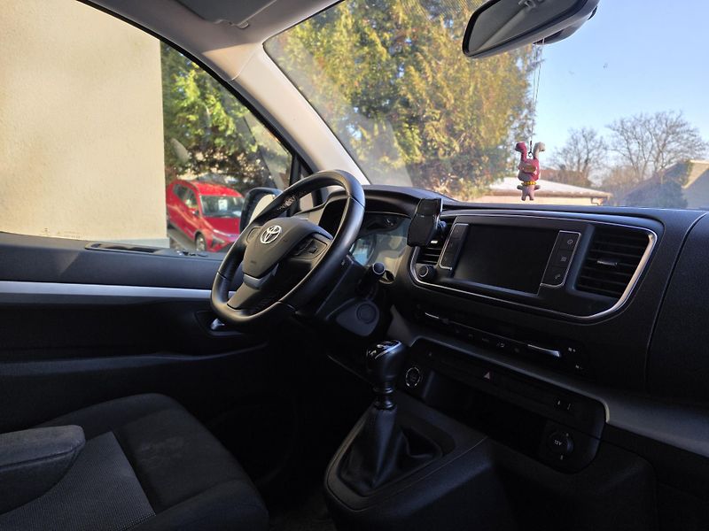 Toyota ProAce (2021) 2.0-KAMERA-TAŽNÉ 1,9t-XENONY - fotka 10 z 11