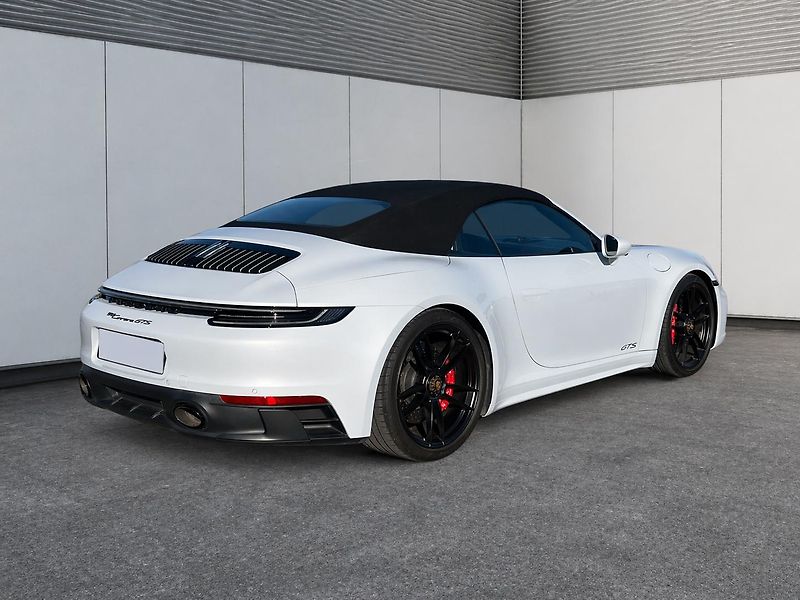 Porsche 911 (2024) Carrera GTS Cabrio SportChrono - fotka 3 z 31