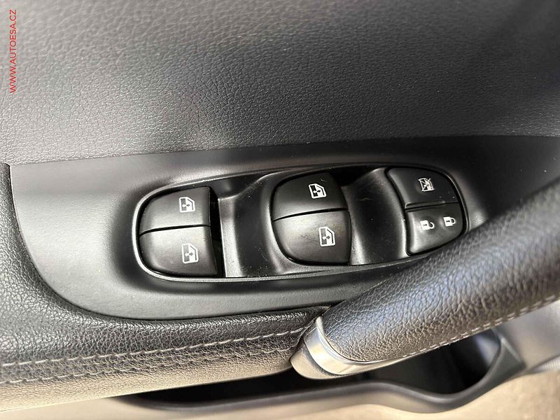 Nissan Qashqai (2019) 1.7 dCi 4x4, Tekna, AT, LED - fotka 12 z 17