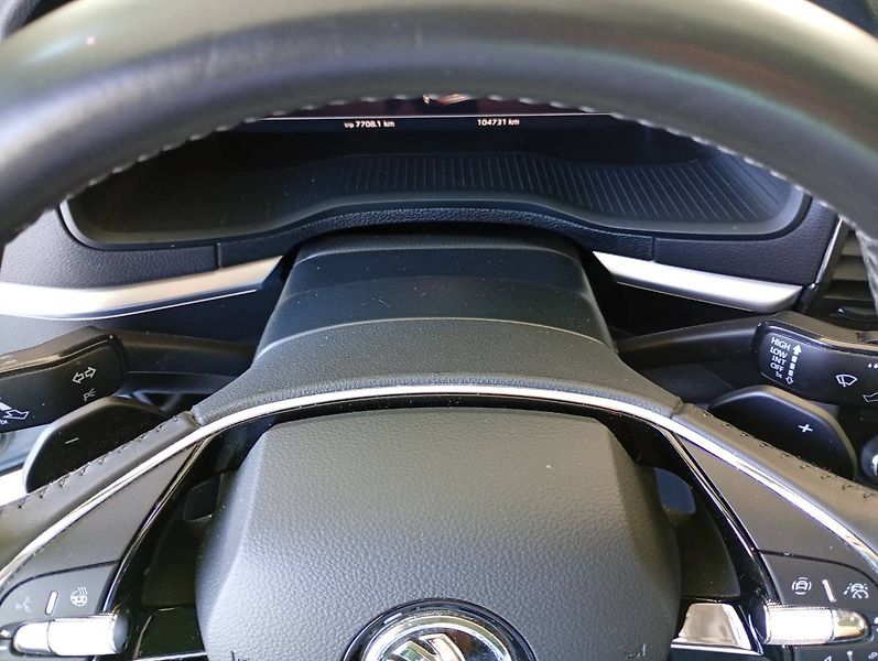 Škoda Karoq (2021) Style 1.5 TSI DSG panorama LED - fotka 15 z 35