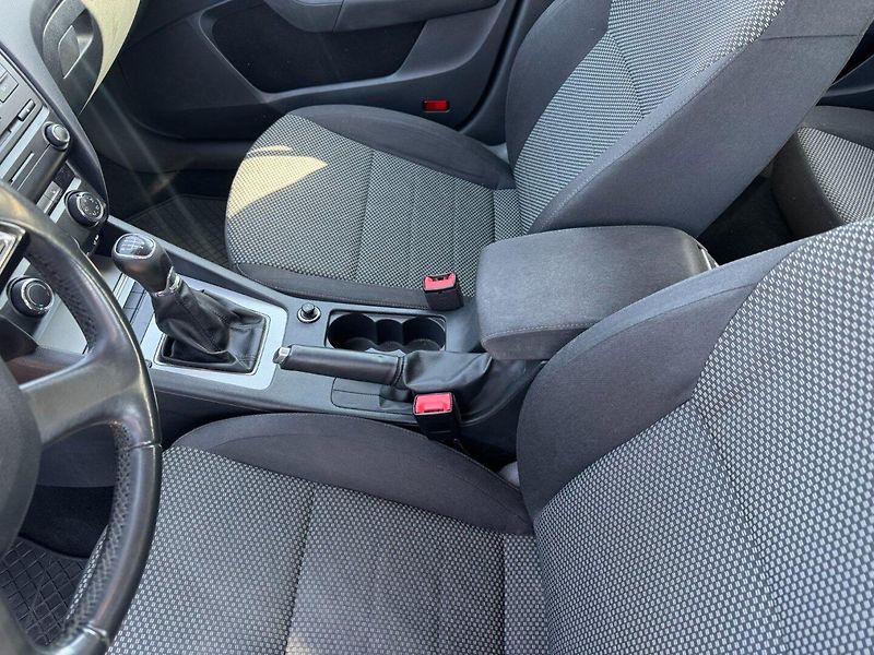 Škoda Octavia (2014) 1,6 TDI 77 KW TAŽNÉ KOLA - fotka 25 z 41