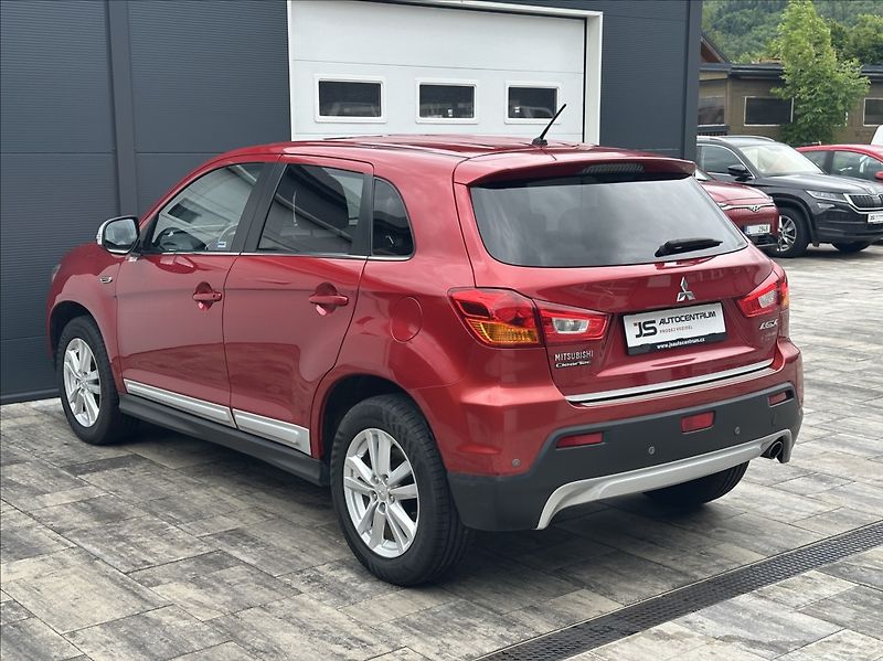 Mitsubishi ASX 1,8 DI-D 150PS  Intense 4x4 - fotka 10 z 48