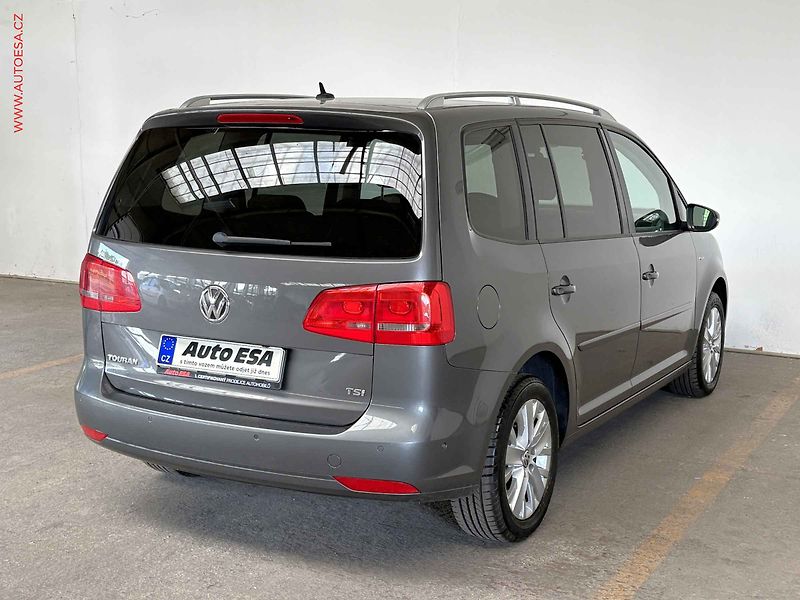 Volkswagen Touran (2013) 1.4 TSi, AC, výhřev sed. - fotka 4 z 15