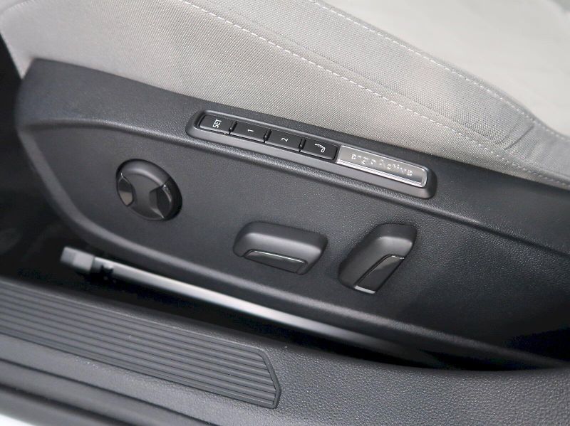 Volkswagen Golf (2023) VARIANT 2.0TDI 110KW DSG TAŽNÉ - fotka 14 z 38