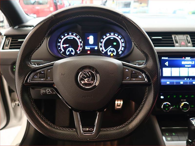 Škoda Octavia (2017) RS 2.0 TDI 4x4 DSG, 4X4 - fotka 16 z 19