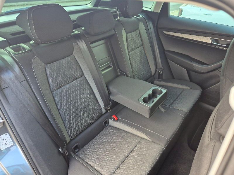 Škoda Karoq (2024) Top Selection 1.5 TSI 110 kW 7 - fotka 18 z 35