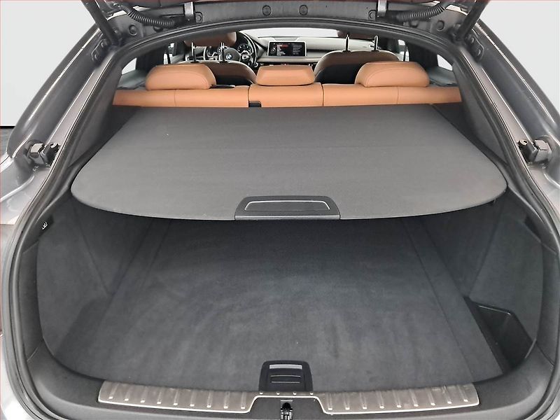 BMW X6 (2016) M Paket xDrive30d - fotka 14 z 21