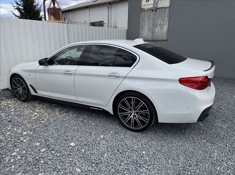 BMW Řada 5 3,0 530d xDrive Mpaket původČR - fotka 11 z 50