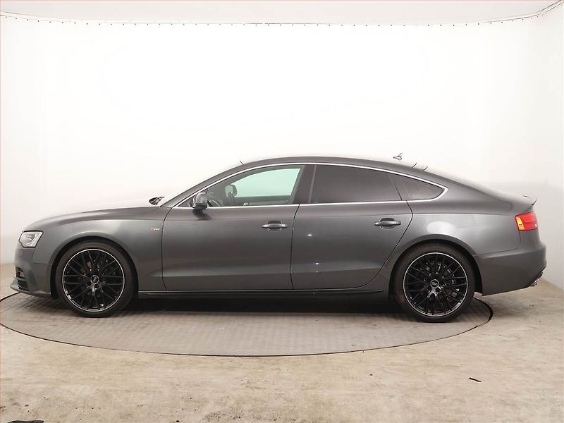 Audi A5 (2016) S-Line 2.0 TDI, Kůže, Navi - fotka 3 z 14