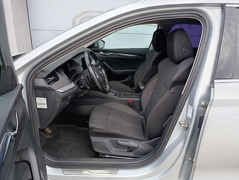 Škoda Octavia 2.0TDi 110kW DSG STYLE ČR - fotka 11 z 27