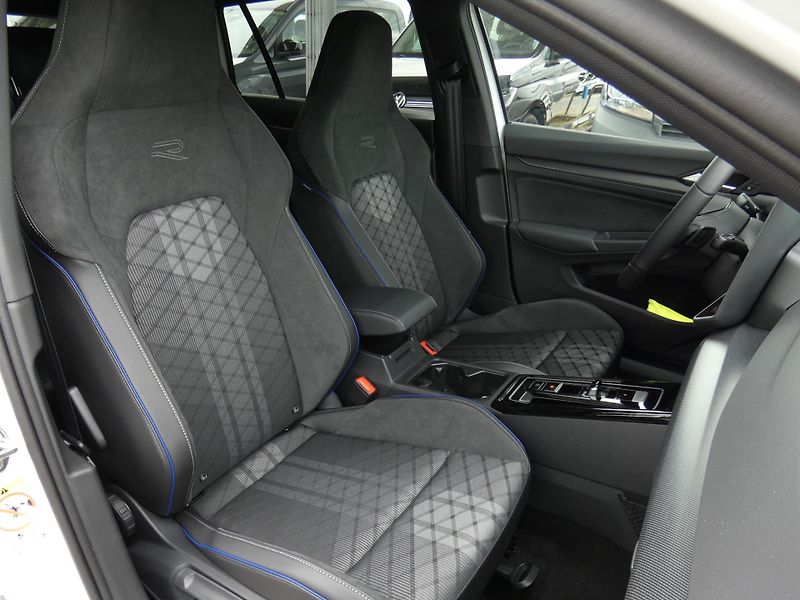 Volkswagen Golf Variant R-Line People 2,0 TDI - fotka 22 z 30
