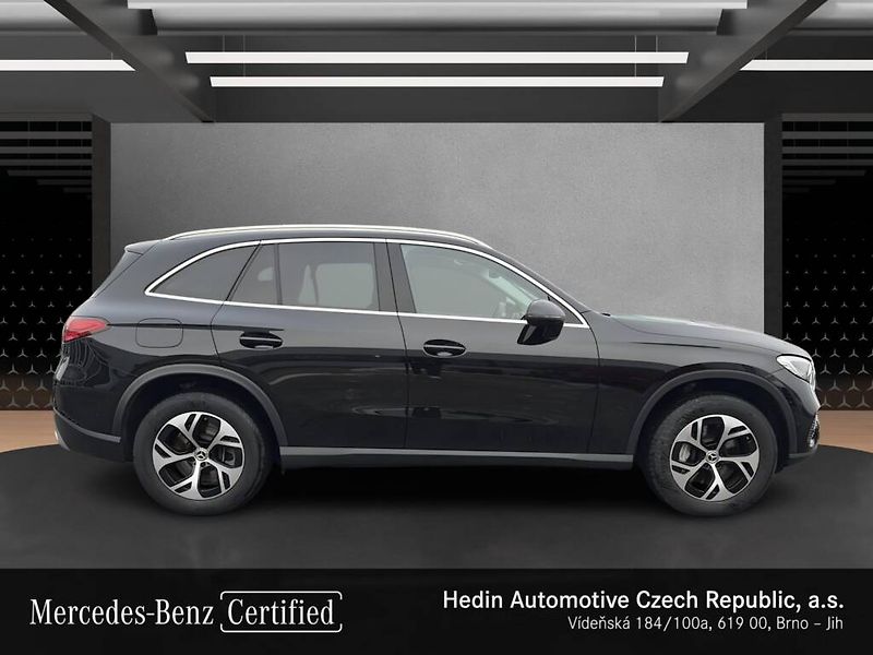 Mercedes-Benz GLC (2024) 300 e 4MATIC - fotka 6 z 29