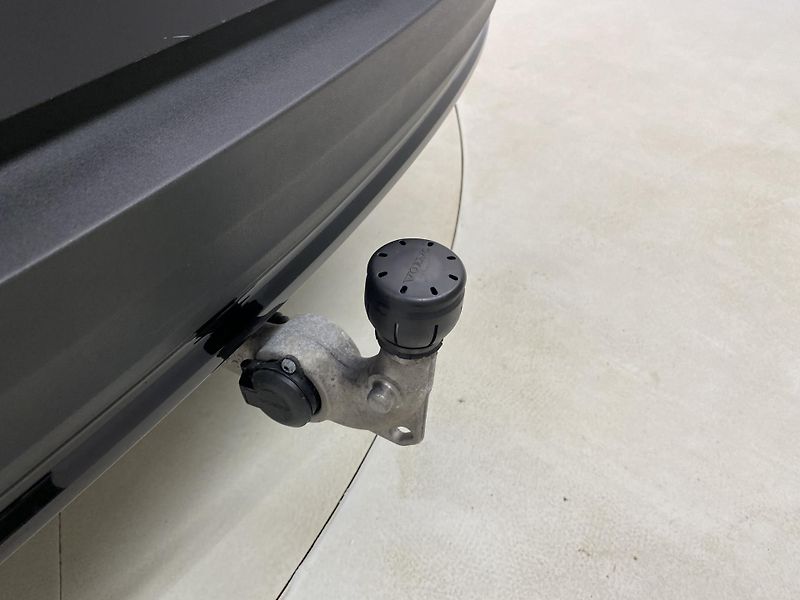 Volvo XC40 B4 DARK ULTRA AUT CZ - fotka 34 z 60