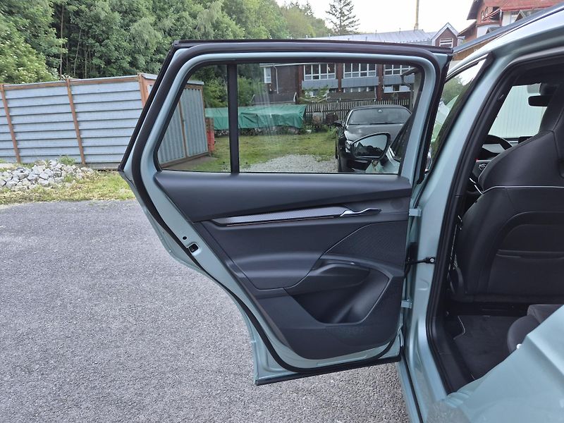 Škoda Enyaq SPORTLINE 195kw, iV80x SOH 92% - fotka 37 z 48