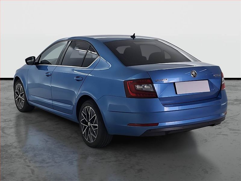 Škoda Octavia (2018) Style 1.4 TSI, Navi, Bi-Xenony - fotka 4 z 17