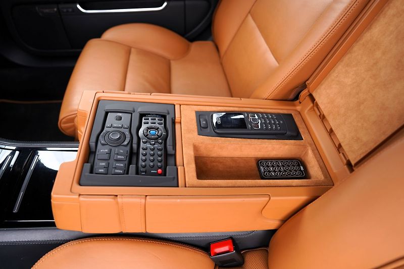 Audi A8 4.2 TDI Long,4x4 Exclusive - fotka 37 z 50