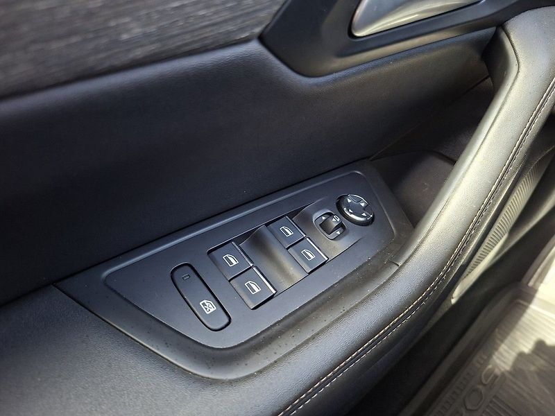 Peugeot 508 SW GT PACK HY 225k e-EAT8 - fotka 28 z 31