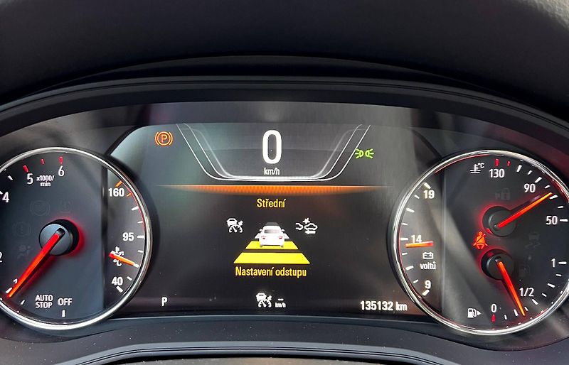 Opel Insignia (2018)  2.0 CDTI AUTOMAT 2018 125KW - fotka 28 z 30